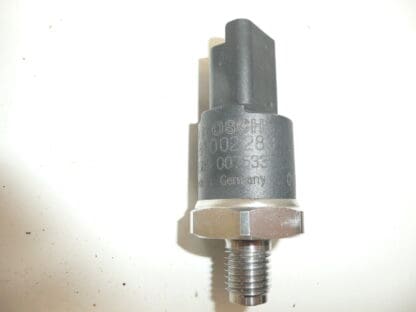 Sensor de presión de combustible Bosch 0281002283 19207R