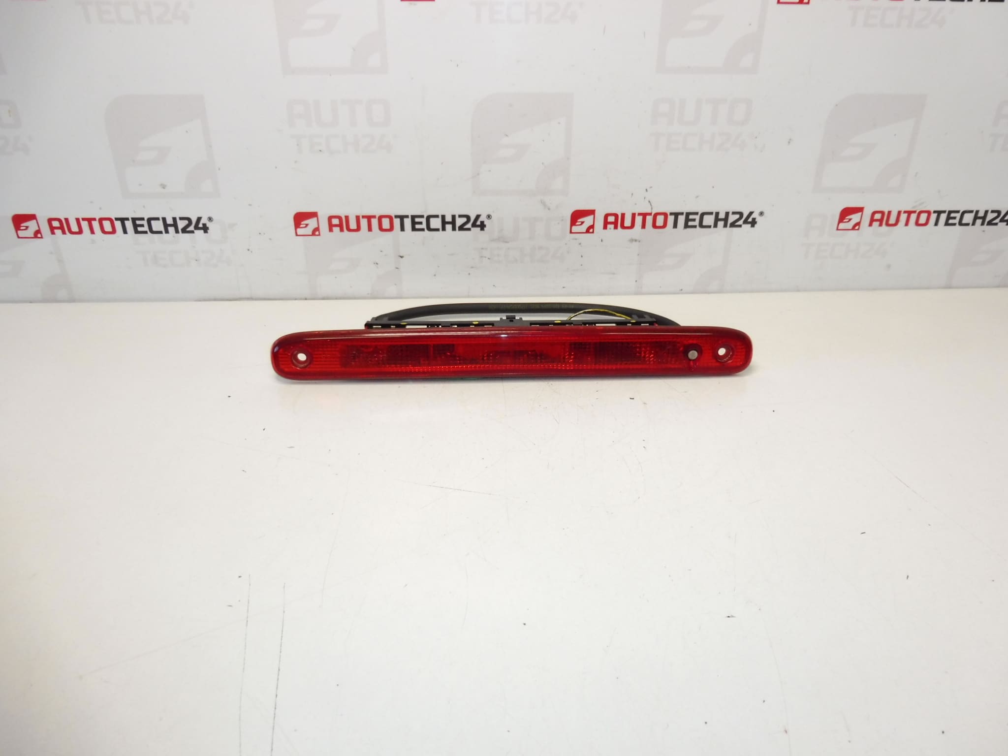Tercera luz de freno usada Citroën C1 Peugeot 107 1606372780