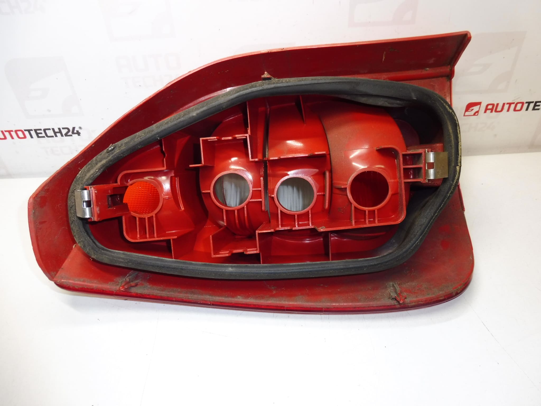 Luz trasera derecha Citroën Xsara Picasso a 04 9631563980 6351N0