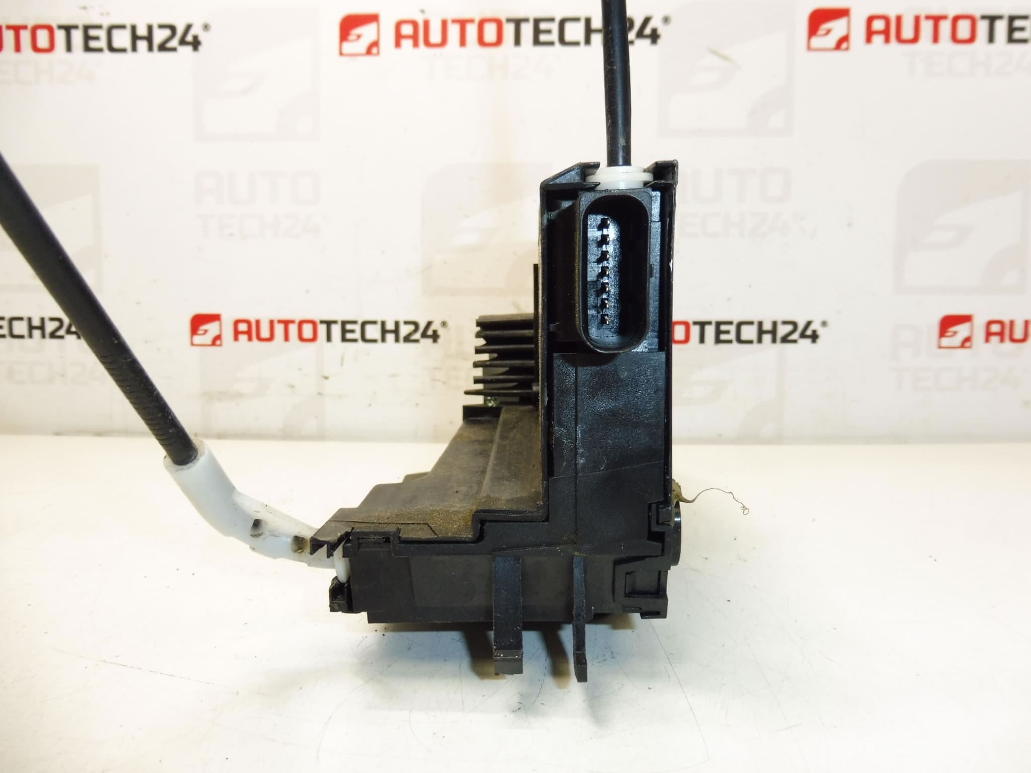 Cerradura puerta pasajero delantero derecho Peugeot 308 T9 9810309380 - Imagen 2