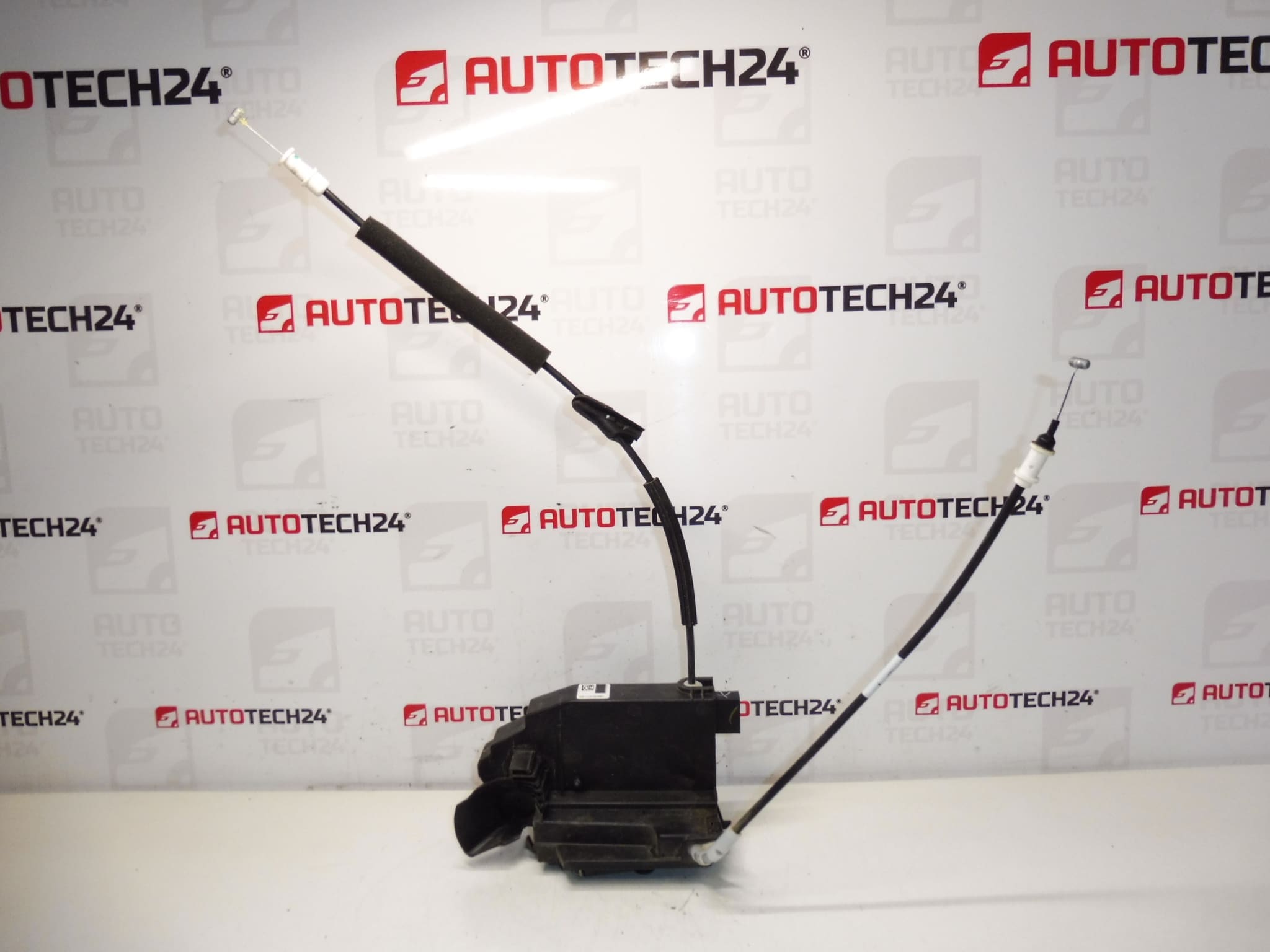 Cerradura puerta pasajero delantero derecho Peugeot 308 T9 9810309380