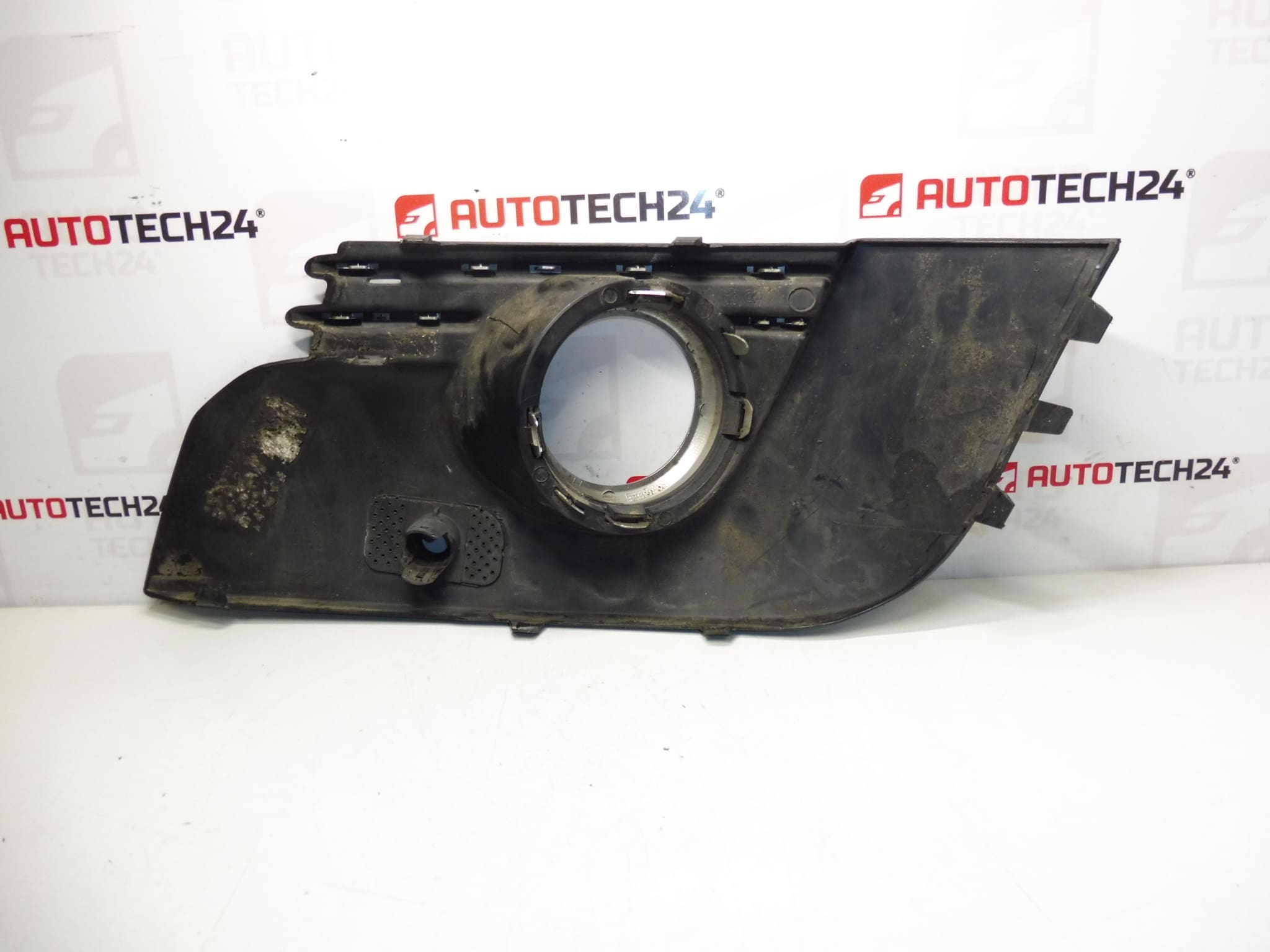 Marco antiniebla derecho Peugeot 3008 9685098077 745315 - Imagen 2