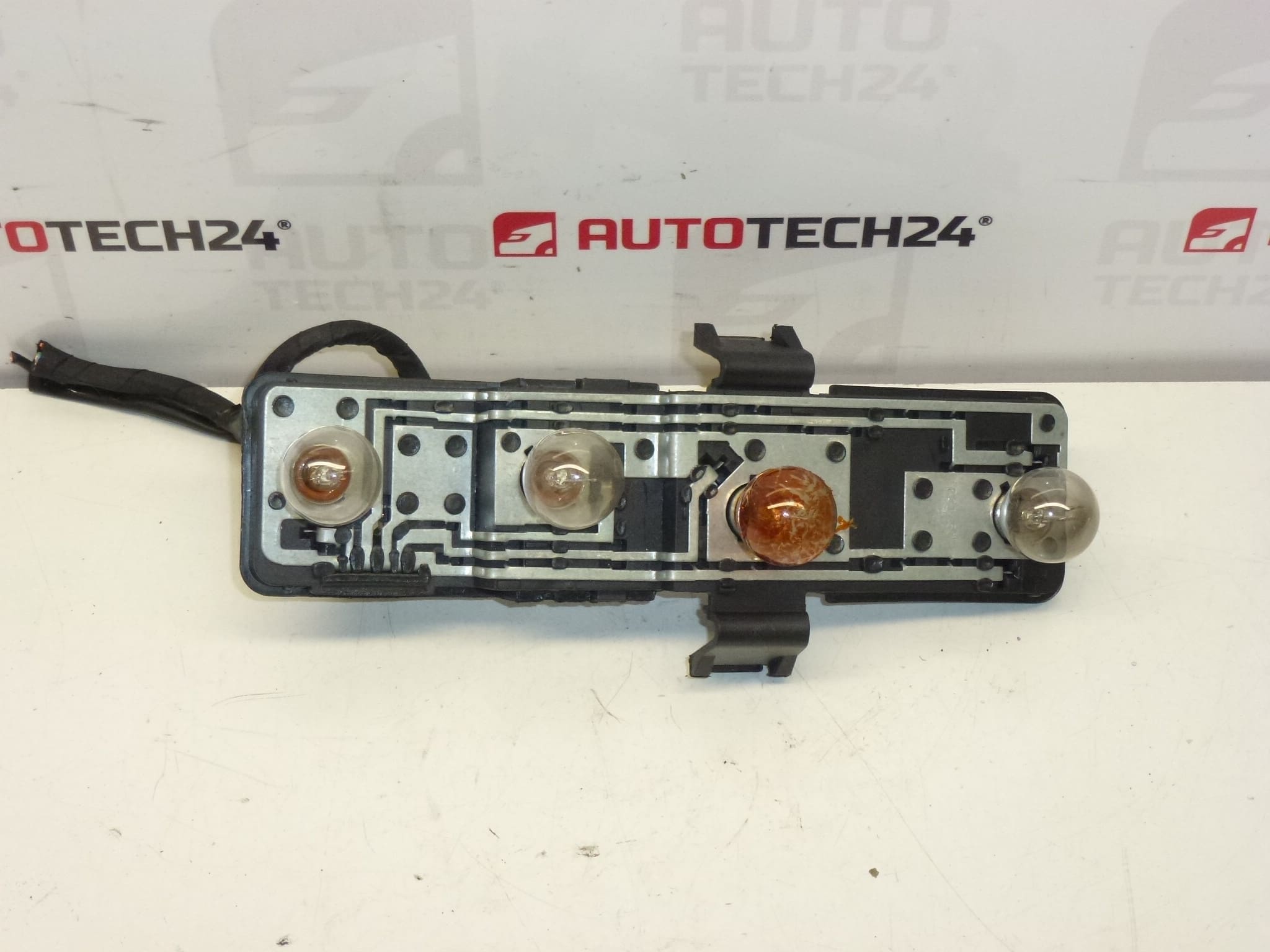 Portalámparas con trozo de cable piloto trasero izquierdo Citroën Xsara Picasso 6350N0 6350T2