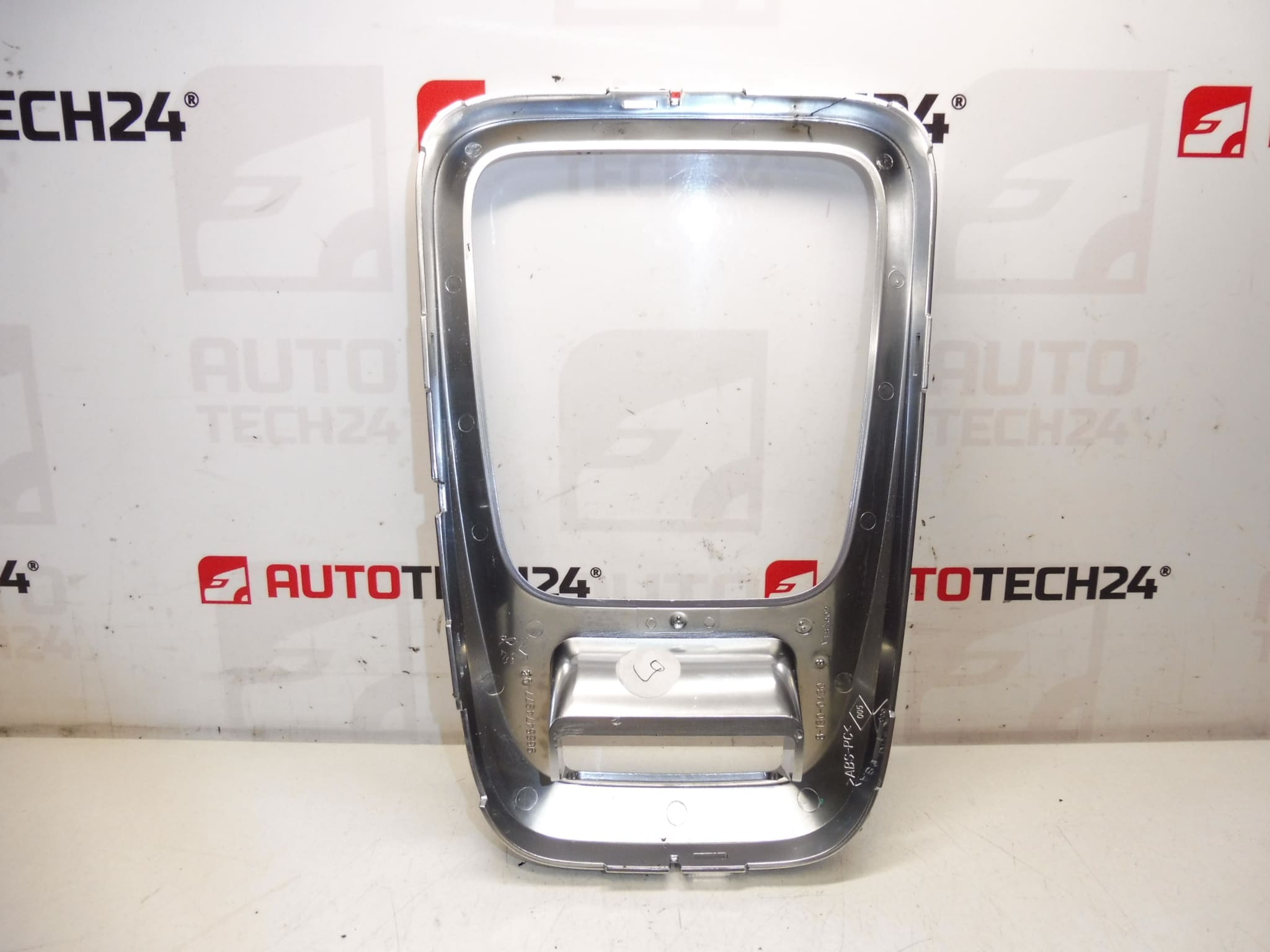 Tapa decorativa palanca de cambios Peugeot 3008 5008 9685474977 7591L9 - Imagen 2