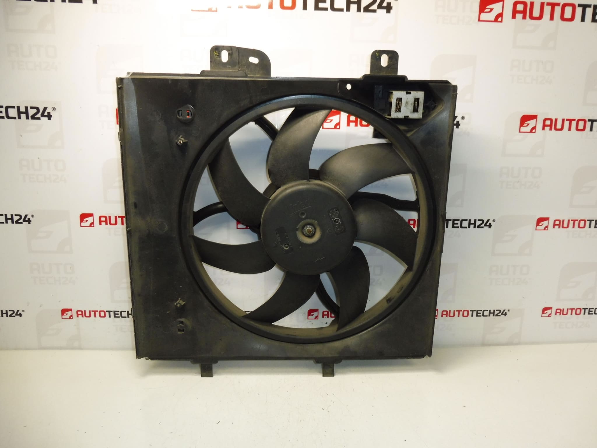 Ventilador del radiador Citroën Peugeot 9653804080 9682902080 1253P8